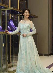 艾莎公主成人长裙视频