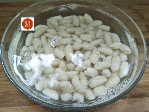 成人面条做法视频,视频揭秘成人面条制作全过程